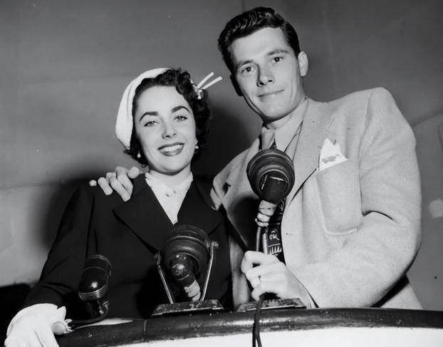 莎莎嘉宝和葛丽泰嘉宝谁好看,电影红磨坊莎莎嘉宝剧情介绍