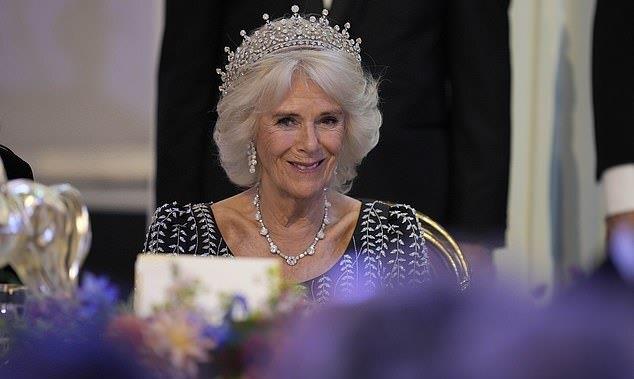 查尔斯三世卡米拉戴冠,查尔斯三世访问香港