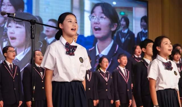 追寻教育的梦想内容简介,追逐教育梦想成就幸福人生演讲