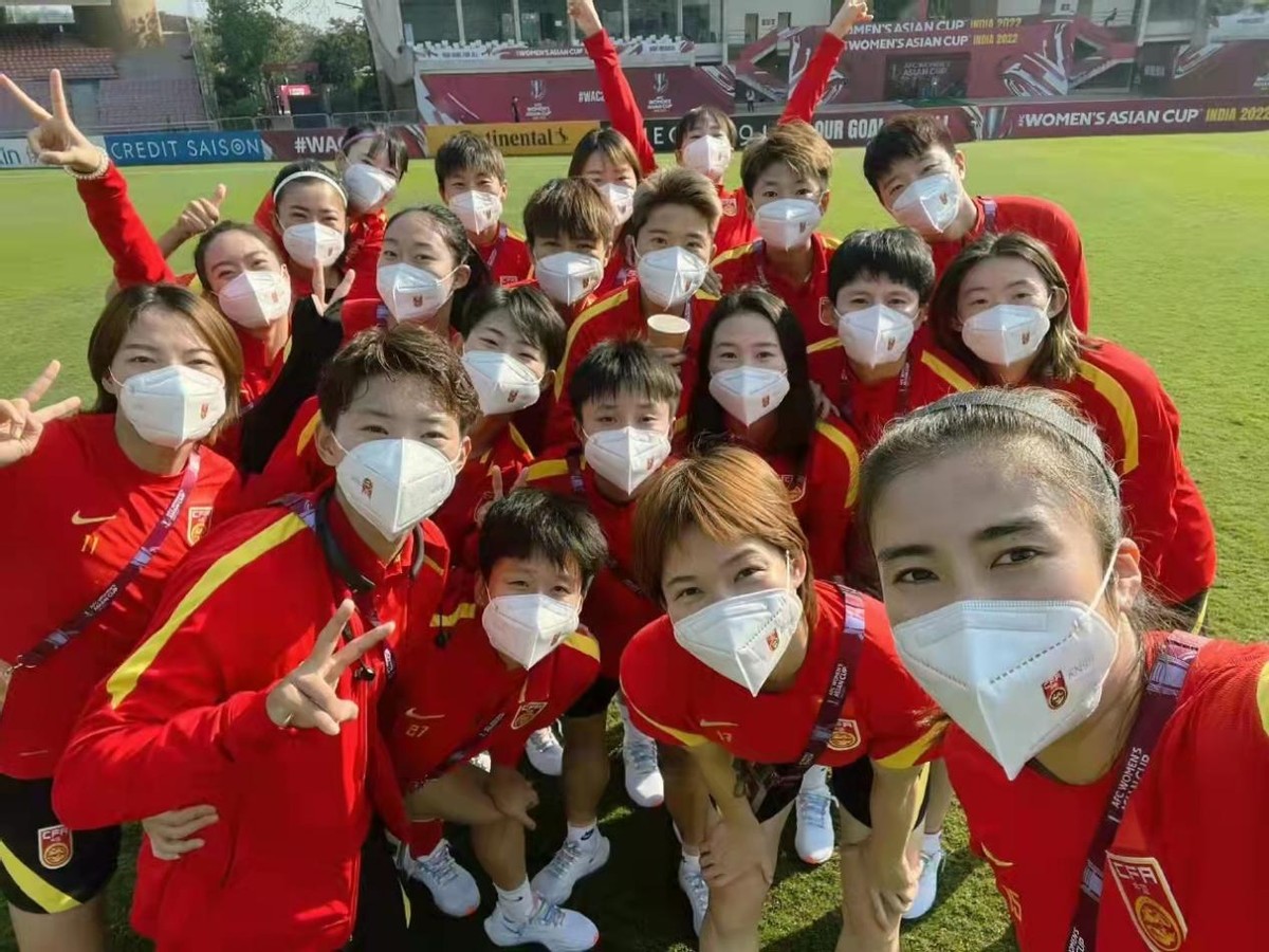 女足守门员赵丽娜腹肌,女足守门员赵丽娜照片写真