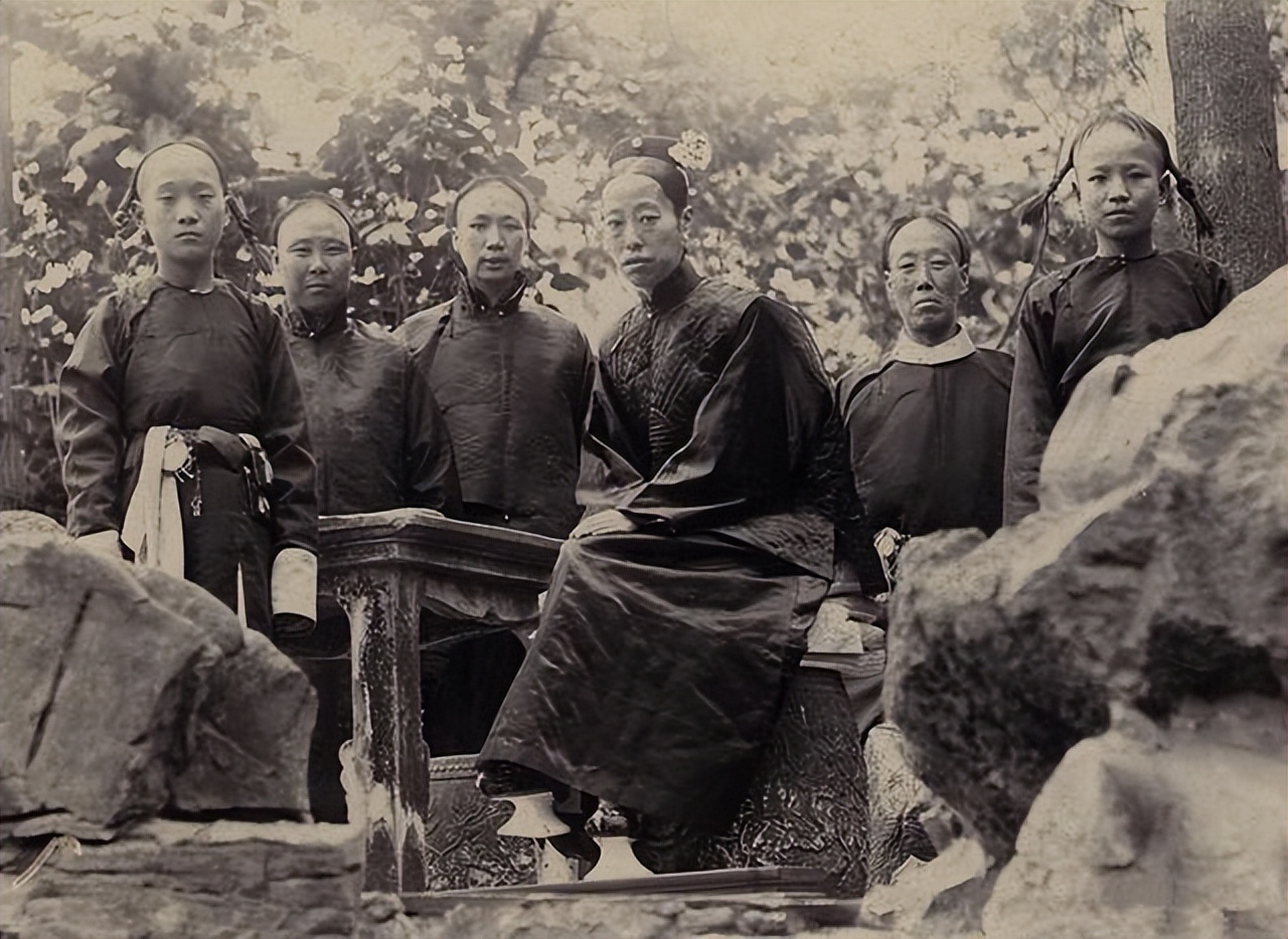 溥仪带妻子去故宫游玩,溥仪带新婚媳妇回宫