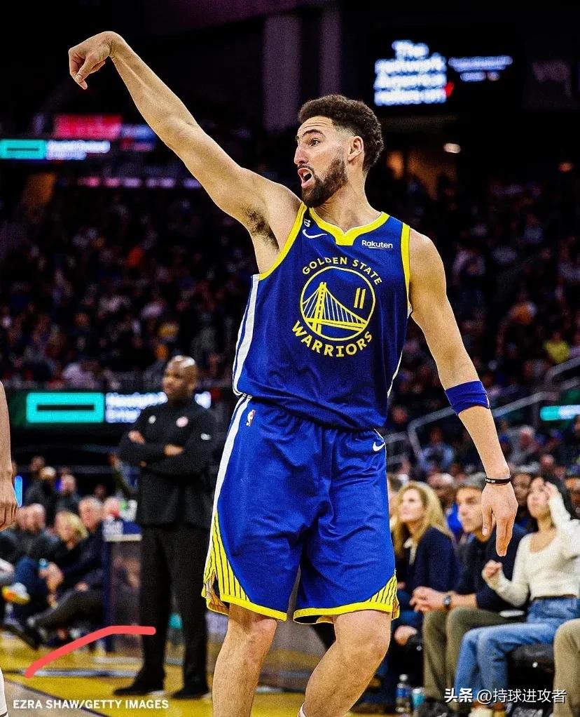 勇士打雷霆库里三分绝杀,勇士汤普森西部决赛投进11个三分