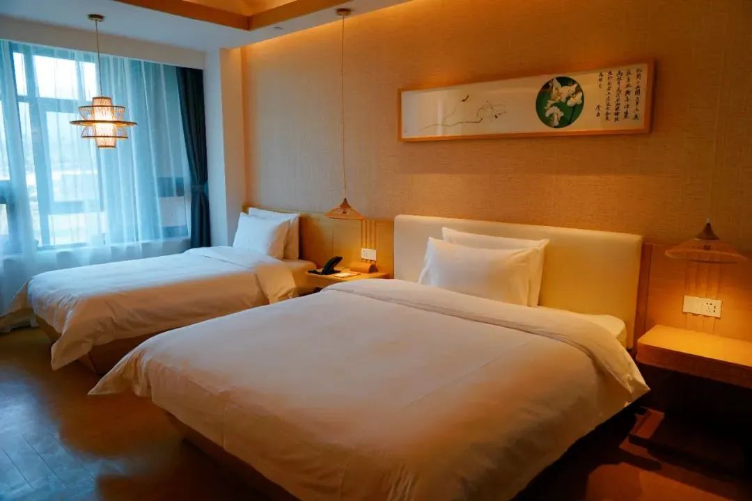 比年味谁更浓？谁能比得过花灯锦簇的栖云！