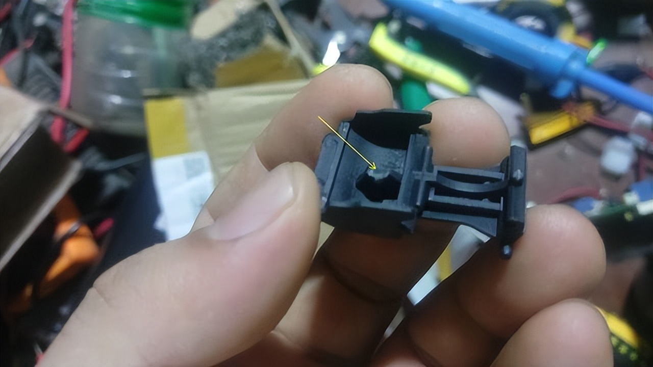 电热水壶蒸汽开关坏了怎么维修,电热水壶蒸汽开关坏了怎么换视频