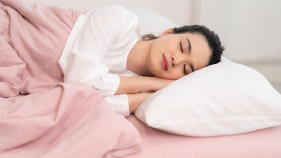 女人晚上裸睡有什么好处和坏处,裸睡对男性带来的好处和坏处