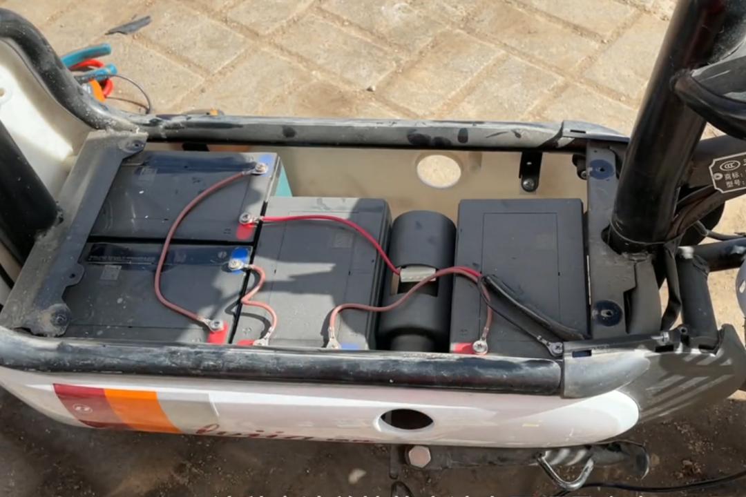 电动车刚换电池跑不远是什么原因,电动车骑一年走不动了