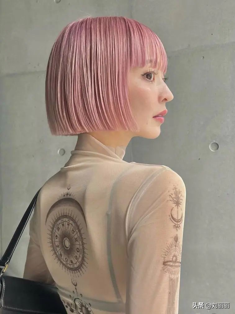 气质优雅发型女2020流行发型,适合女性的发型2020流行发型