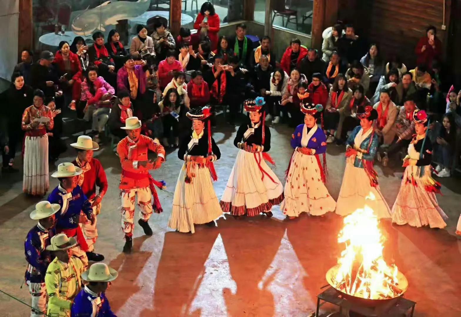 泸沽湖母系氏族有多少人,泸沽湖摩梭族还有母系氏族吗