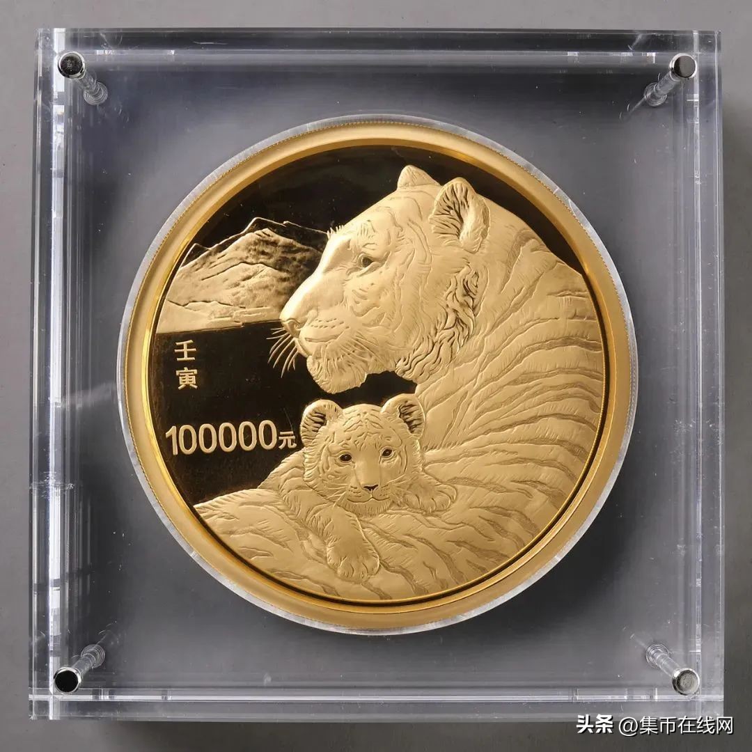100个纯金纪念币,10000元的纯金纪念币