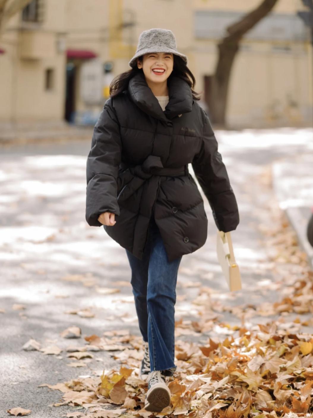羽绒服怎么穿又好看又简单,羽绒服怎么穿才有高级感