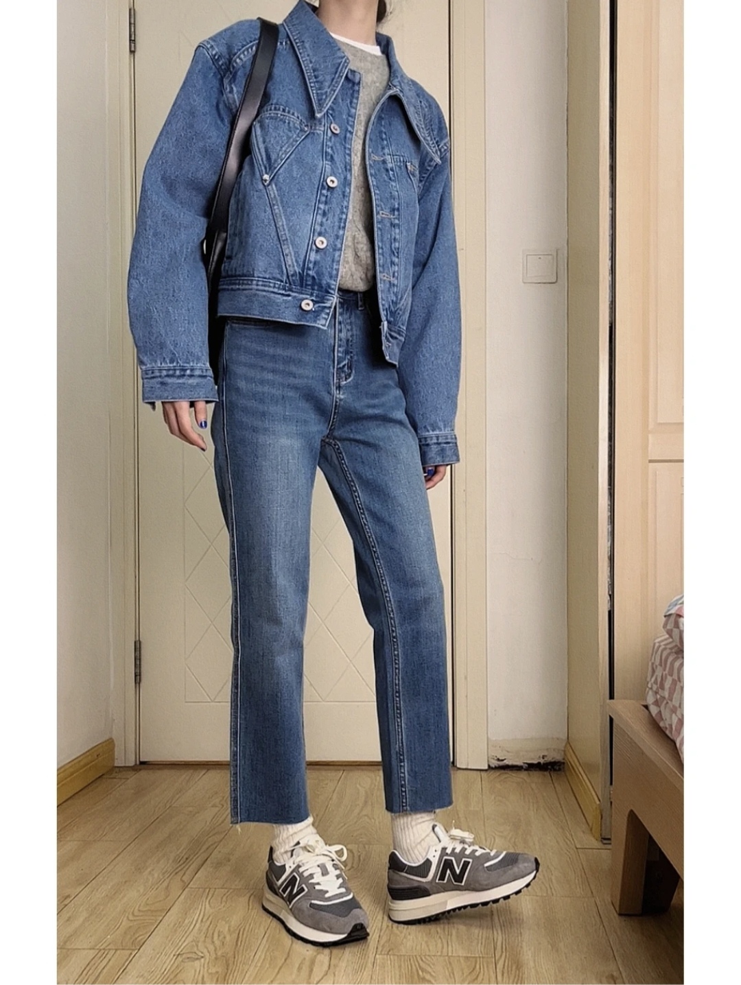 男装牛仔外套搭配什么裤子,牛仔外套搭配什么裤子好看