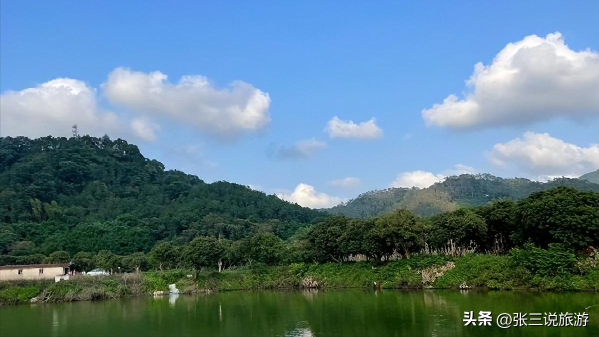 庄重的城市，在广东中南部，以“伟人”命名，被誉为“华侨之乡”