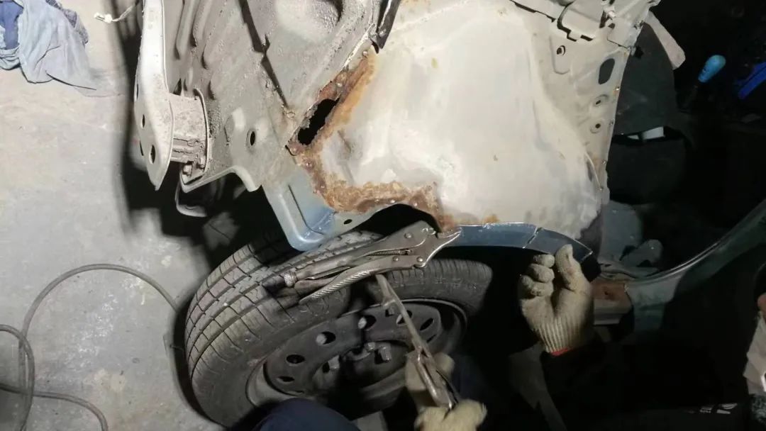 2010款比亚迪f0翻新案例,比亚迪f0全车翻新喷漆多少钱