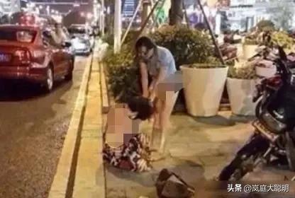 老公出轨后女子送锦旗,丈夫出轨女子给4s店送锦旗