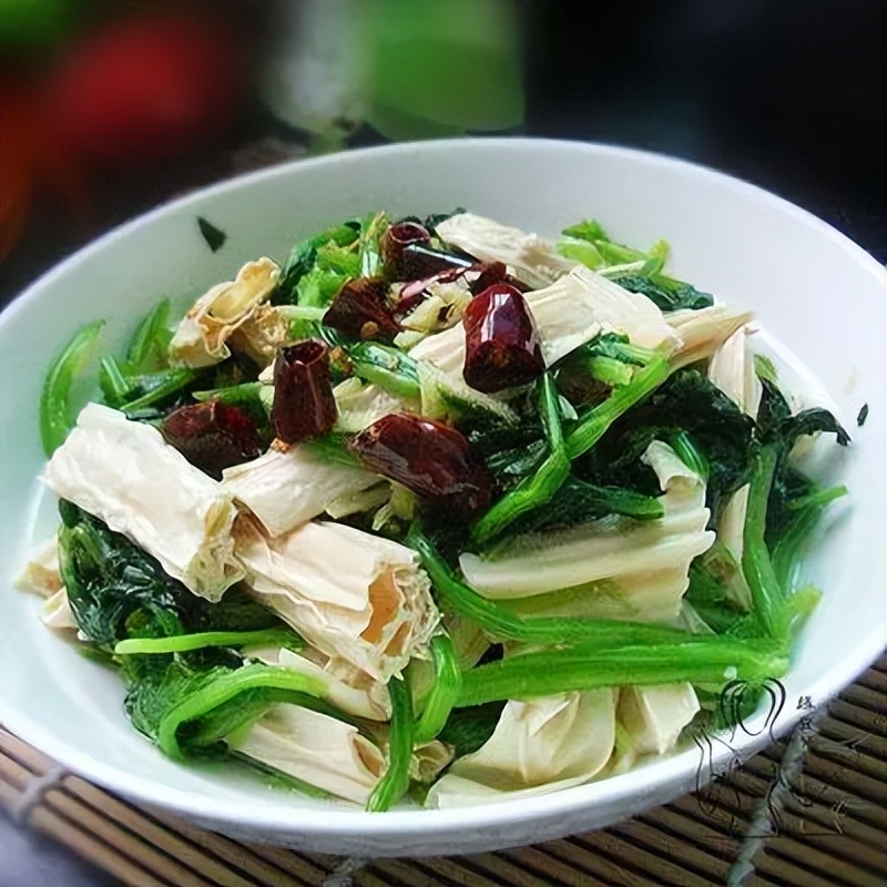 眼睛视力不好多吃点什么蔬菜,多吃这三种蔬菜对孩子视力有好处