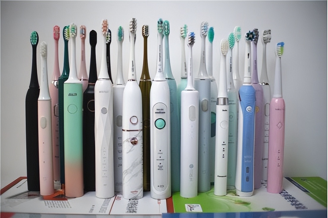 爆款电动牙刷测评：口腔师解读飞利浦欧乐b哪个好
