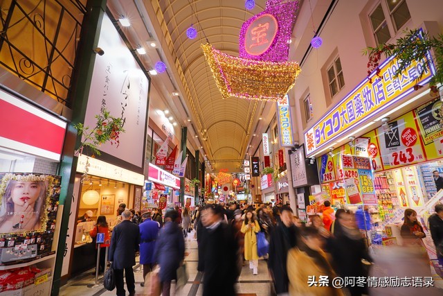 19岁小伙在河南打工不顺流落街头,19岁小伙求职让人泪目