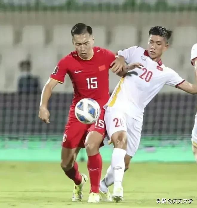 国足拼命三郎郑智,吴曦为什么叫做拼命三郎