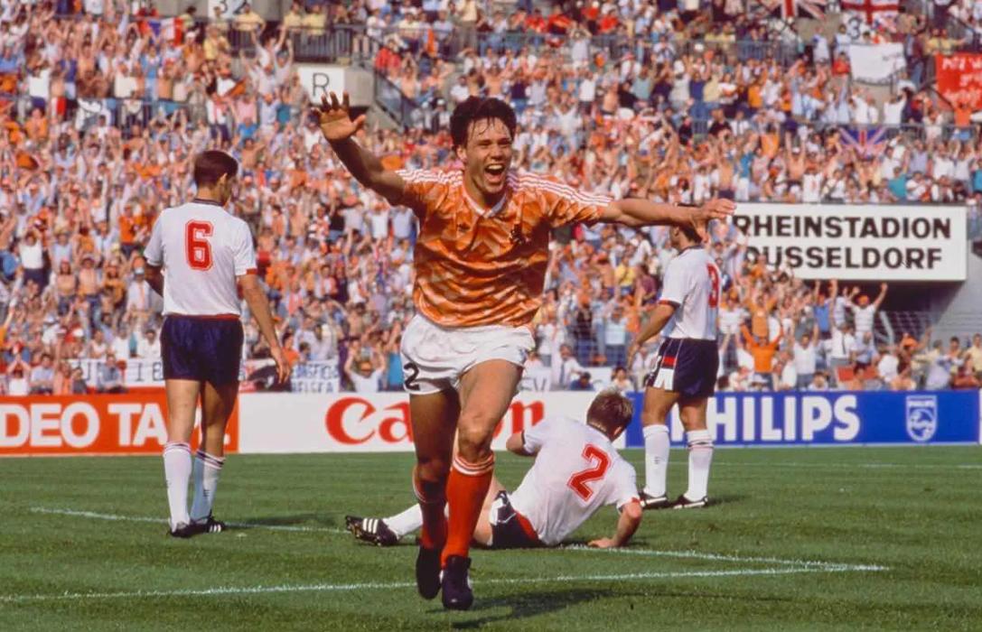 推动足球发展的人,足球球星职业生涯暮年的心酸时刻