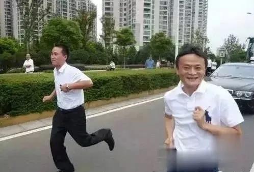 马云创业多少年成功,马云为什么会取得今天的成就