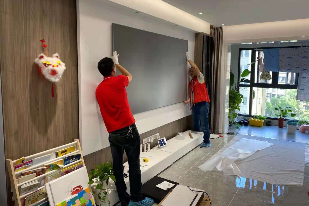 现在装修电视一般选多大的,现在装修客厅还要不要电视