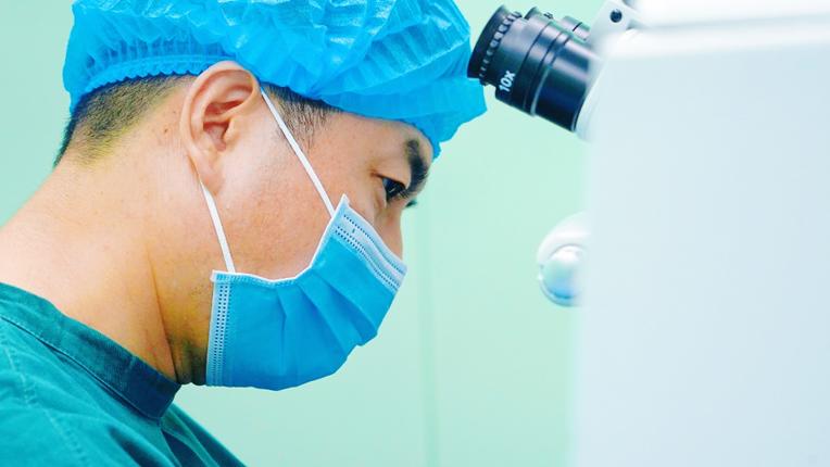 高度近视可以引起哪些并发症,高度近视眼底并发症失明概率