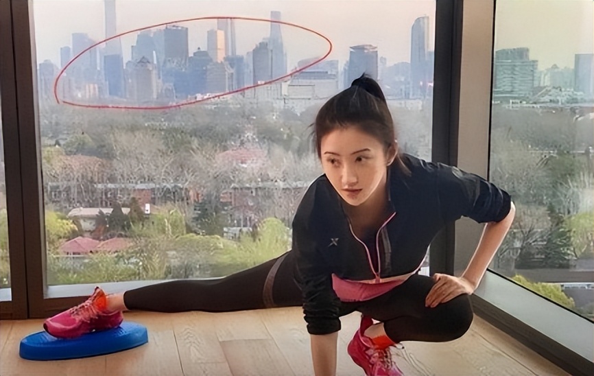 强捧不红景甜：坐拥3.5亿豪宅被张继科拒婚，资源逆天金主成谜