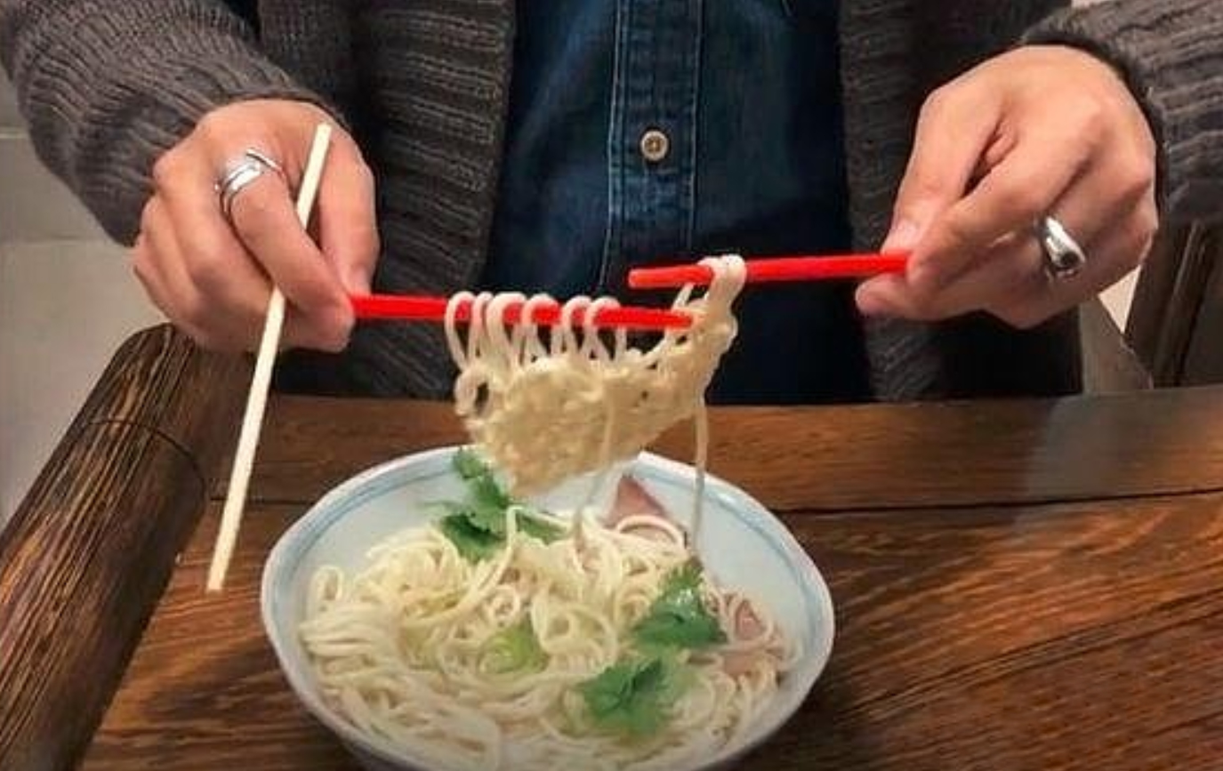 回乡织毛衣年入500万,85后小伙回家织毛衣年入500万