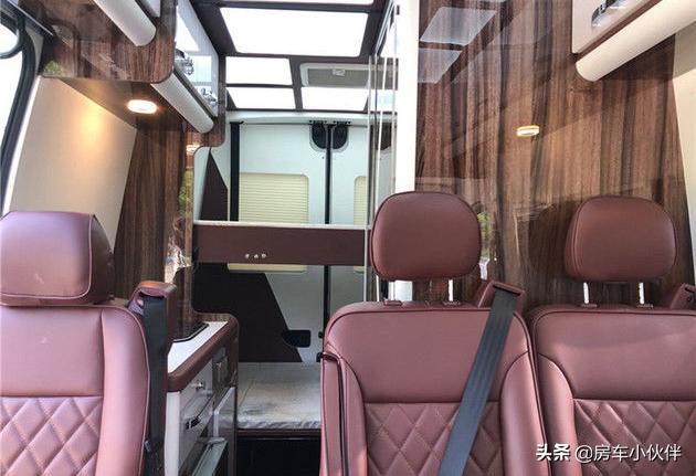 福特房车对比上汽大通原厂房车,高级福特房车改装案例