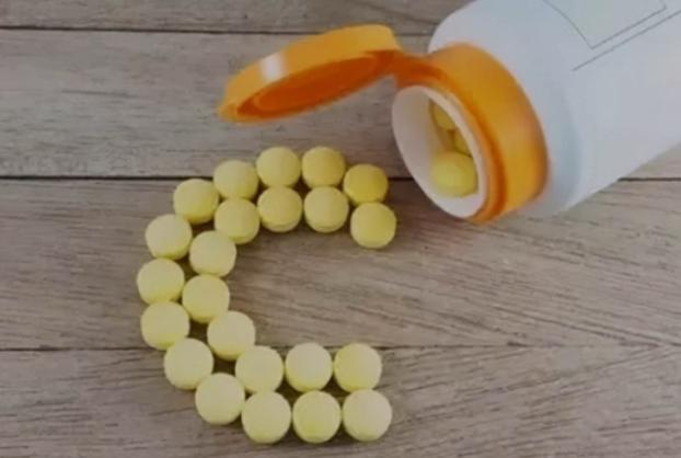 2块钱一瓶维C与98元一瓶维C，有啥不同之处？医生说出实情