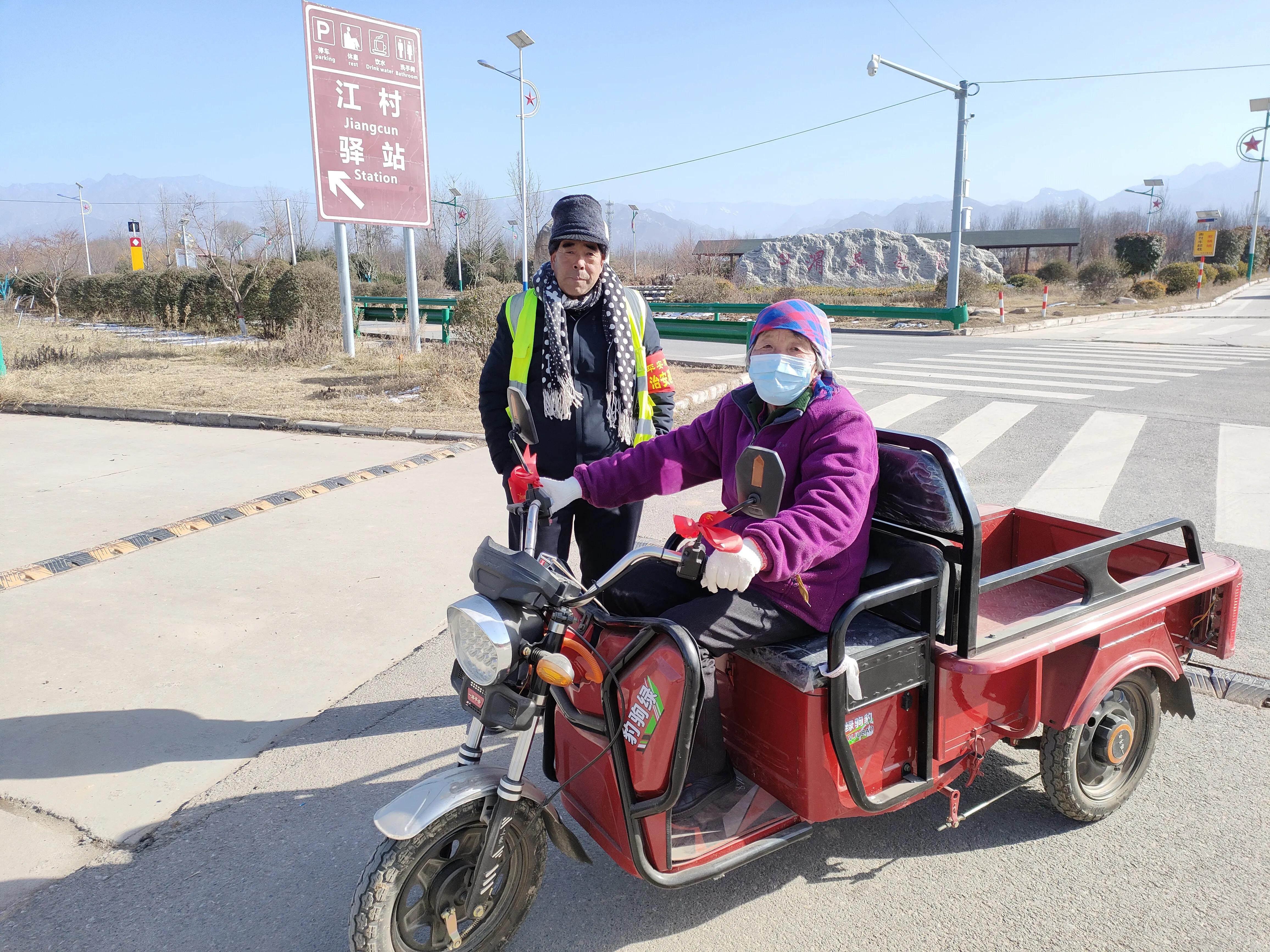 公安春节不打烊民警在岗保平安,县交警圆满完成春节安保任务