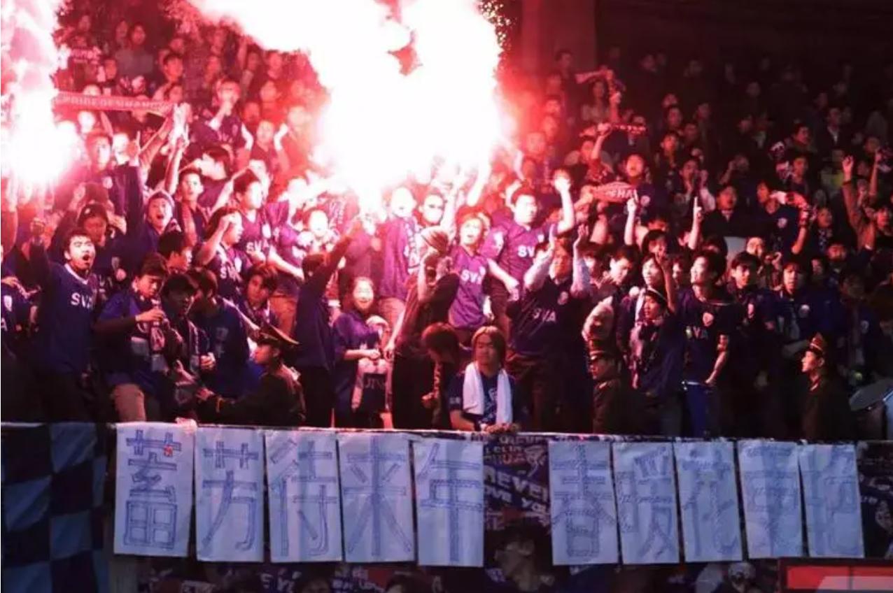 这才是足球比赛的精彩瞬间,这才是足球历史上最精彩的一幕