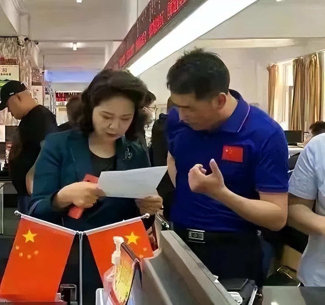 “李少莉事件”持续曝光后再登国外期刊，听外国人是如何评价她的