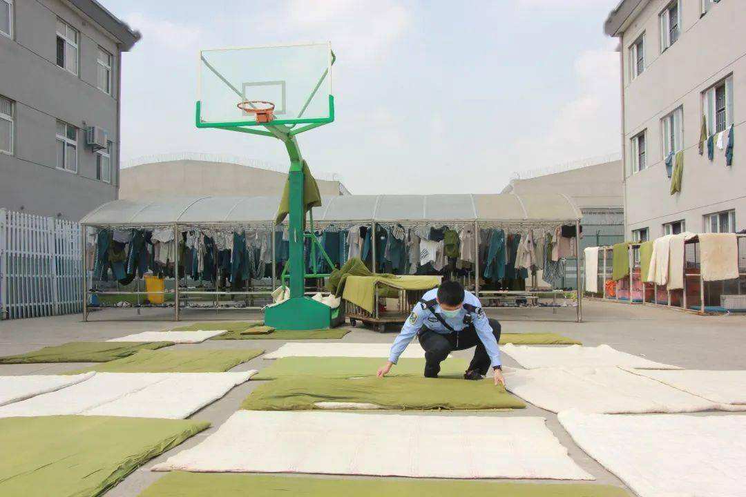 在监狱服刑人员生病了怎么办,服刑人员在监狱里生病了怎么办