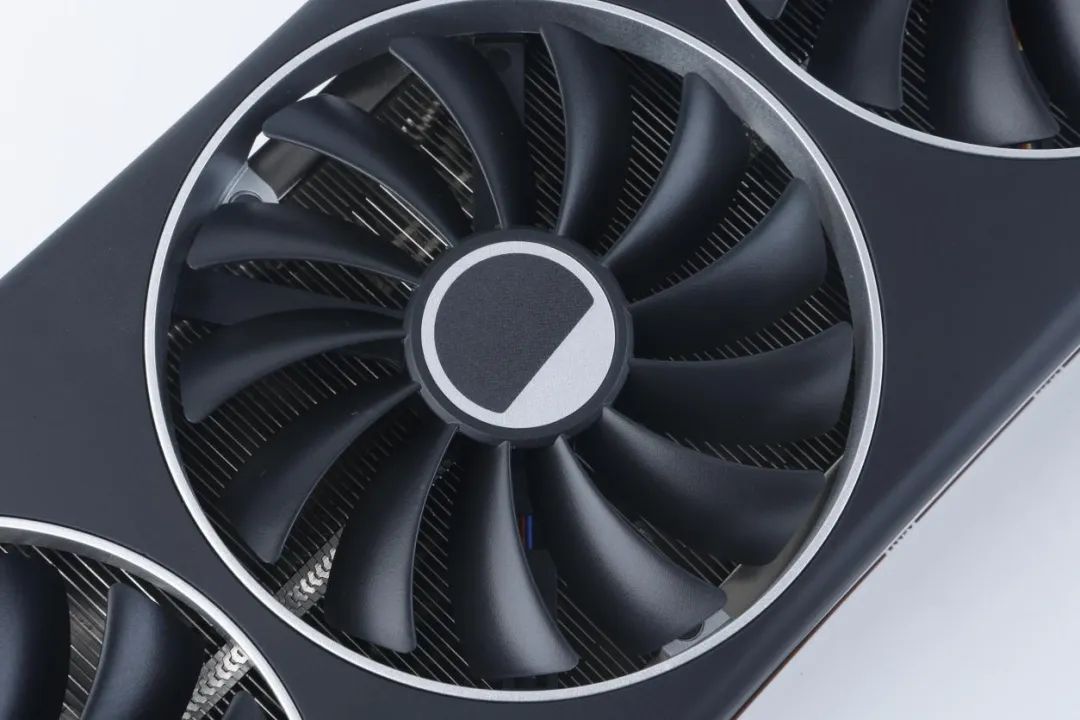 7900xtx讯景pro和蓝宝石超白金,讯景7900xtx海外版pro魔鹰对比