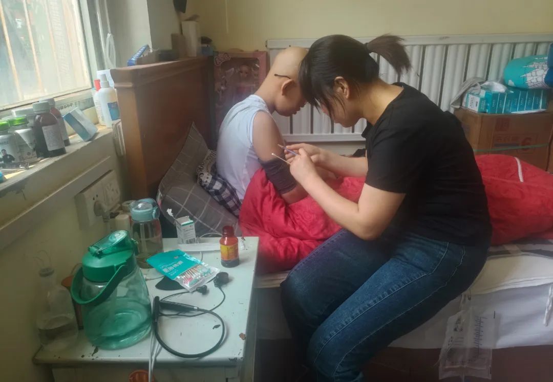 小男孩一天尿不出尿,男童憋得慌尿不出来怎么办