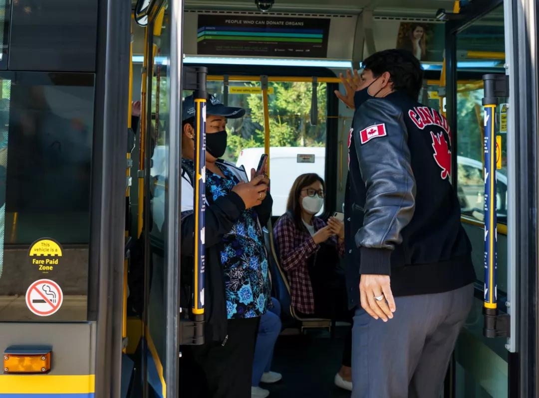 特鲁多个人图片,特鲁多贺新年