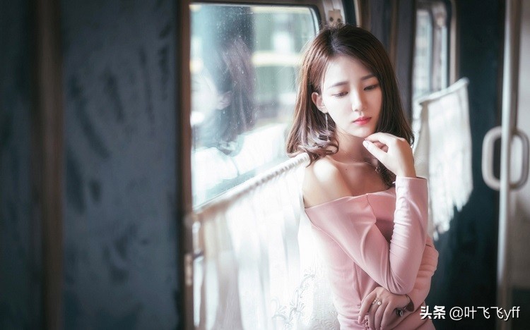 女人偷偷喜欢你会有这5个表现,女人喜欢你这几个暗示很明显