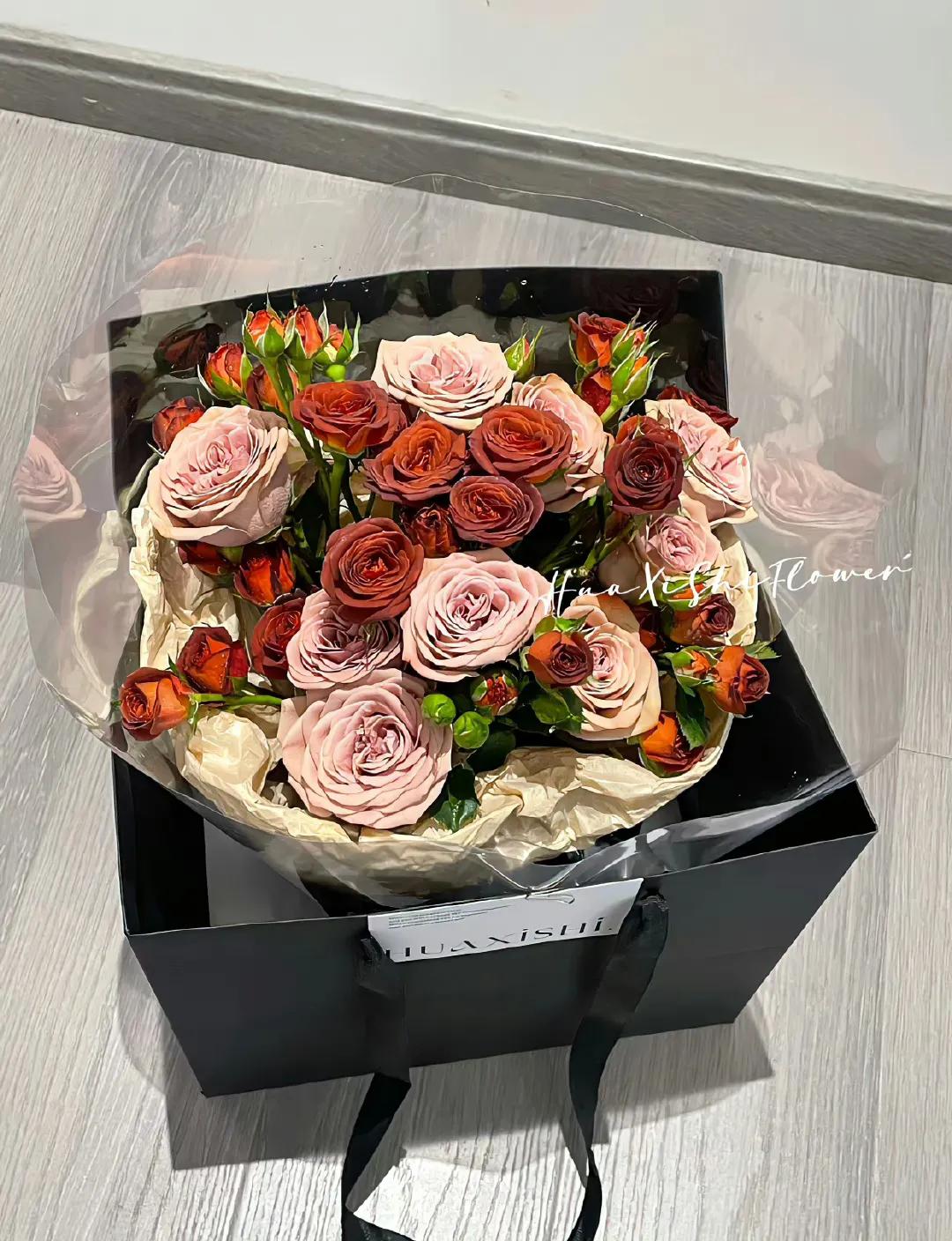 我将玫瑰藏于身后的文案搞笑,朋友圈的文案短句治愈自己