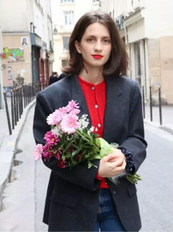 2018年最时髦的毛衣款式,2019年流行穿什么款式的毛衣