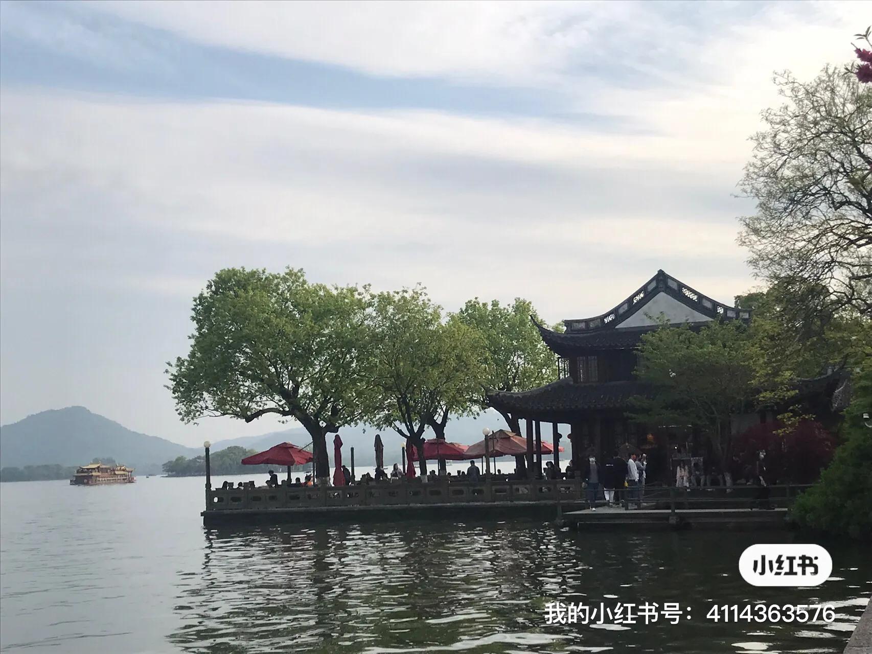 杭州西湖简介,杭州西湖四月景点