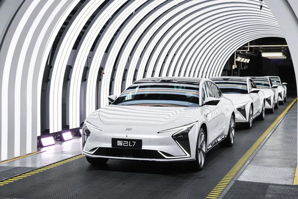 独角兽早报|许家印：确保12月份交楼3.9万套