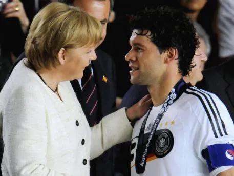 气势磅礴的德国战车,德国战车原地踏步