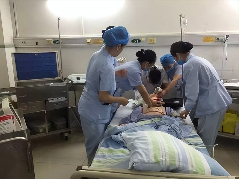 老年人血管堵塞最怕三种食物,4种食物让血管干净不堵塞