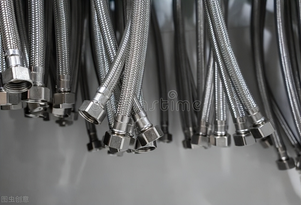 淋浴喷头漏水的处理方法,维修小技巧淋浴喷头漏水