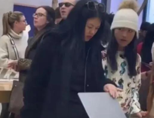 46岁李湘删除微博动态“消失”,女儿王诗龄是关键,不敢再高调了