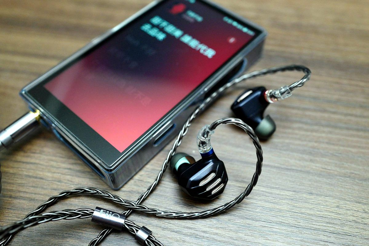 飞傲fh9和7s哪个性价比高,飞傲fa9和fh7s哪个好