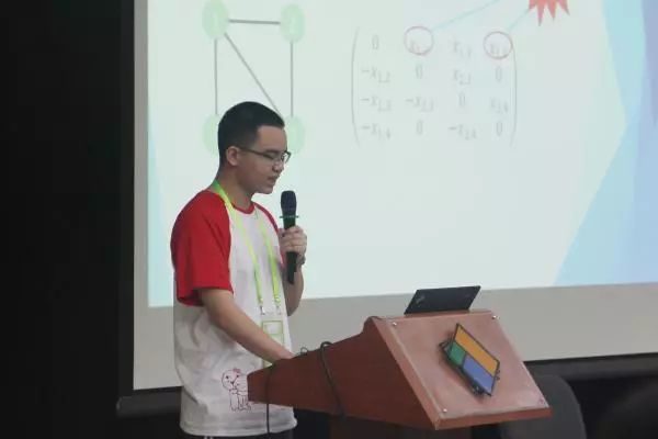 他从疯狂玩耍，到爱上编程，登上国际奖台，成为“姚班”种子选手