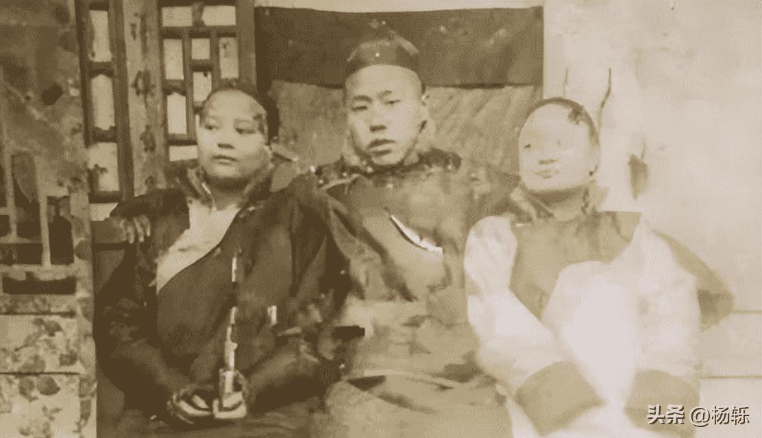 日军侵华兽行,日军当着国军的面杀俘虏