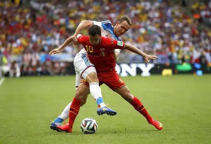 看足球的有多少看得懂,看足球的人一定踢足球吗